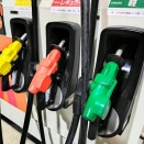 ガソリン来月から値下げへ　「2週間ごとに補助5円増」自維公が方針