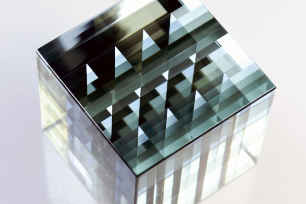 小島有香子　Labyrinth A ガラスオブジェ 悠遊舎ぎゃらりぃ - 積層ガラス