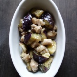 『なすと鶏もも肉の和えもの【#お弁当 #お弁当おかず #簡単レシピ #時短料理 #レンチン #電子レンジ #おかず】【レシピ2241】』の画像