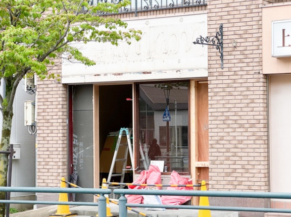 阪急上牧駅ちかくに「atelier UNISSON（アトリエ ユニソン）」ってフランス菓子店ができるみたい。『Patisserie SUI』があったとこ。6月中旬オープン予定