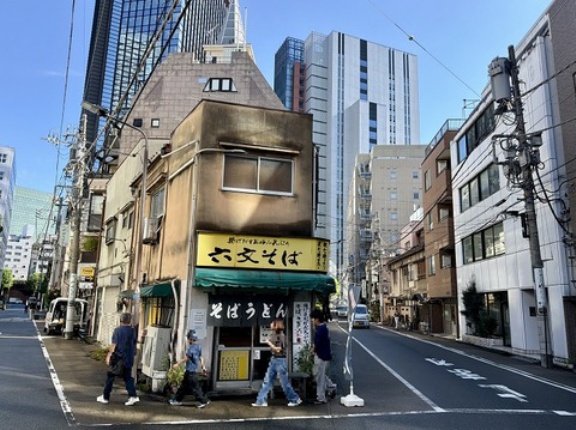 東京都千代田区神田須田町1丁目 六文そば 須田町店 あじ天そば550円