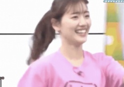 佐々木美玲のCカップ、揺れまくってしまう【GIF】