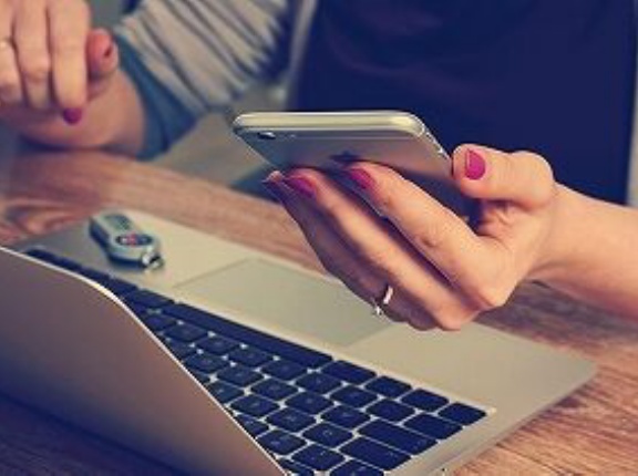 デスクトップはWindows、ノートはMac←これ結構言われてるけど