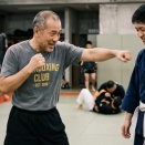 相手がTシャツ1枚でナイフを所持してる可能性の有無