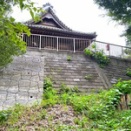 小桑原古墳群の中核前方後円墳頂に建つ富士嶽神社