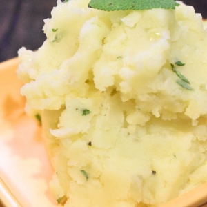 ハーブが香る♪セージポテトサラダ