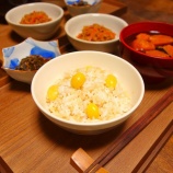 『新米の玄米と白米の新米のハーフ＆ハーフご飯をシンプルに昆布と塩と味醂少々で味付けした銀杏ご飯をパートナーの相棒と一緒に美味しくいただきました～★昆布は細切りにしておかか醤』の画像