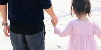 子どもの幼稚園の遠足に参加したら、父親は自分ただ一人だった。他のイクメンはどこに？