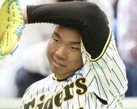 ＭＶＰ右腕・村上の快投に岡田監督もニッコリ「去年と遜色ないボール」