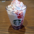 スタバの新作「ストロベリー＆ジョイフルメドレーティーフラペチーノ」