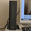 新しいルーターをPCの傍、作業机の上に置きました！
