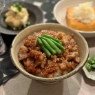 週末、冷蔵庫整理の豚こま丼の夜ごはん