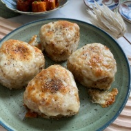 チーズとおかかがベストマッチな焼きおにぎり！