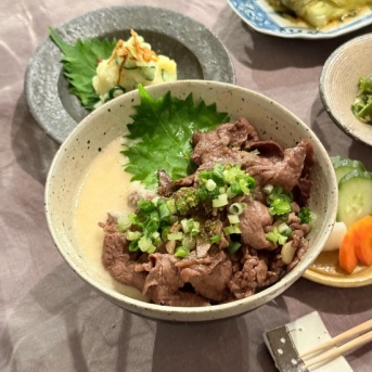 牛とろろ丼の夜ごはん