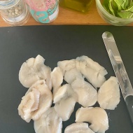 季節限定ルビーレッドキーウイとホタテのカルパッチョ