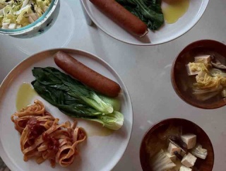 【ご飯日記】ゆで卵おにぎり・チキンソーセージ・おやつ多め