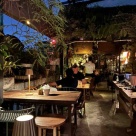 【バンコク】若者に人気のバー「ウォールフラワーズ カフェ」に行ってみた。