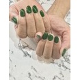 鮮やかグリーンが映える☆ マザーズグリーンの秋色ワンカラーネイル💚