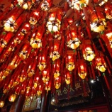 『赤色のランタンが華やかな台北天后宮』の画像