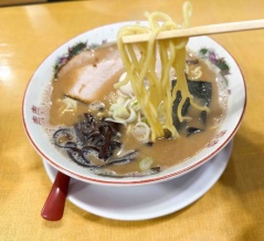 「うまいヨゆうちゃんラーメン」の『ラーメン』など（大和市上草柳）【やまとぴグルメ】