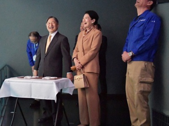 天皇夫妻　鳥羽水族館を視察