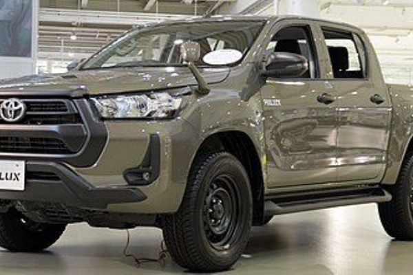 トヨタのピックアップトラック8代目ハイラックスの駐車に必要な道路 通路幅は バック駐車が苦手から得意になった30代主婦のメモ