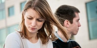 彼女が受け身で、愛情をこちらから示さないと思い、別れを提案したら泣かれた。