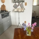 キッチンに譜面台。シマノフスキの好きなところ