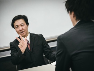 ぼく人事「この空白期間はなにを？」歳上おまえら「自営業してまして～」