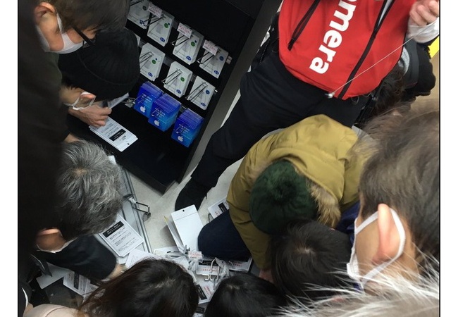 【悲報】転売屋、20%還元のauPAYで暴徒化。ビッカメがめちゃくちゃにされる。