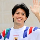 フランスに戻った中村敬斗、所属クラブが合流後の映像を公開　SNSでは26歳の誕生日を代表メンバーらが祝福