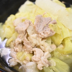 味わい深い♪お野菜たっぷり昆布茶スープ