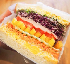 「わんぱくサンドウィッチストア」の『サラダわんぱく』（高槻市芥川町）【たかつーグルメ】