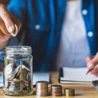 年金だけで生活して 雀の涙
