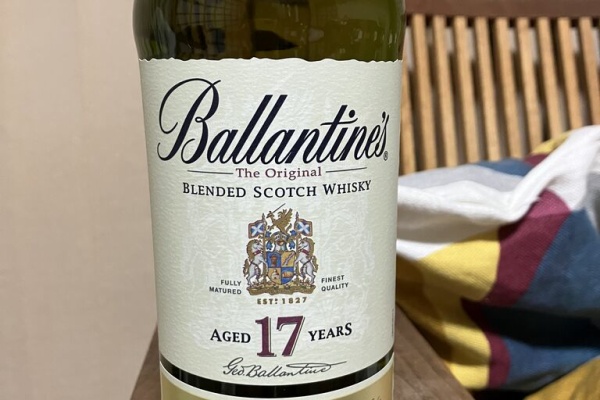 Ballantine's 17年 、アードナムルッカン Ballantine's 17年 、アードナムルッカン 飲んだお酒の記録と