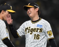 阪神が快勝！西勇輝が２０人目の１２球団勝利を達成！打線活発８得点