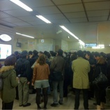 『埼京線、8時35分の時点で2本運転していますが、大混雑です』の画像