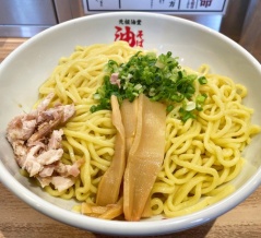新宿「元祖油堂 歌舞伎町店」油そば（特大）