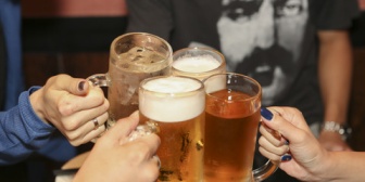 彼女とは友人が主催した飲み会で知り合い、その時に連絡先を交換し、時々連絡を取り合っていました。連絡を取り合う内に少し好意が生まれたが・・・