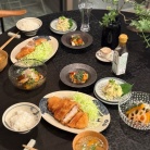 冷蔵庫にあるもので、トンカツ定食の夜ごはん