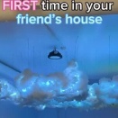 【海外の反応】友達の家に慣れるほど態度が雑になる動画、最後の空気だけ違いすぎる　「6回目を見せろ」「黒いソファで全部察した」