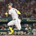 二冠王 佐藤輝明、DeNAの藤浪晋太郎に宣戦布告　きっちり仕留める