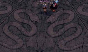 ウロボロスの床のヘビが超可愛い（＞ω＜）