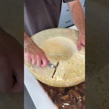 『ホールのチーズってカビたらどうすんの？』の画像