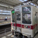 伊勢崎線末端に進出した10030系を撮る。