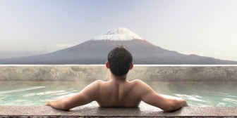 定年間近。これからは赴任地でのんびりと生活していこう。スーパー銭湯でくつろいで、朝はマックやモス、人気カフェで朝食を！