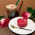 【速報】2026スタバのバレンタイン！カカオ＆ストロベリームースフラペチーノは大人仕様。