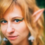 【悲報】エルフの女（22）、逮捕