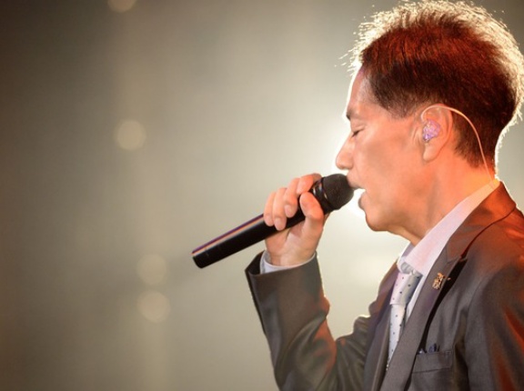 シティポップのレジェンドが新潟へ！『新潟県民会館』で『稲垣潤一 コンサート 2026』開催。2026年2月11日。前売チケット販売中！【PR】