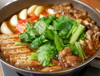 「きのう何食べた？」（よしながふみ）の鶏もも肉のトマトすき焼き